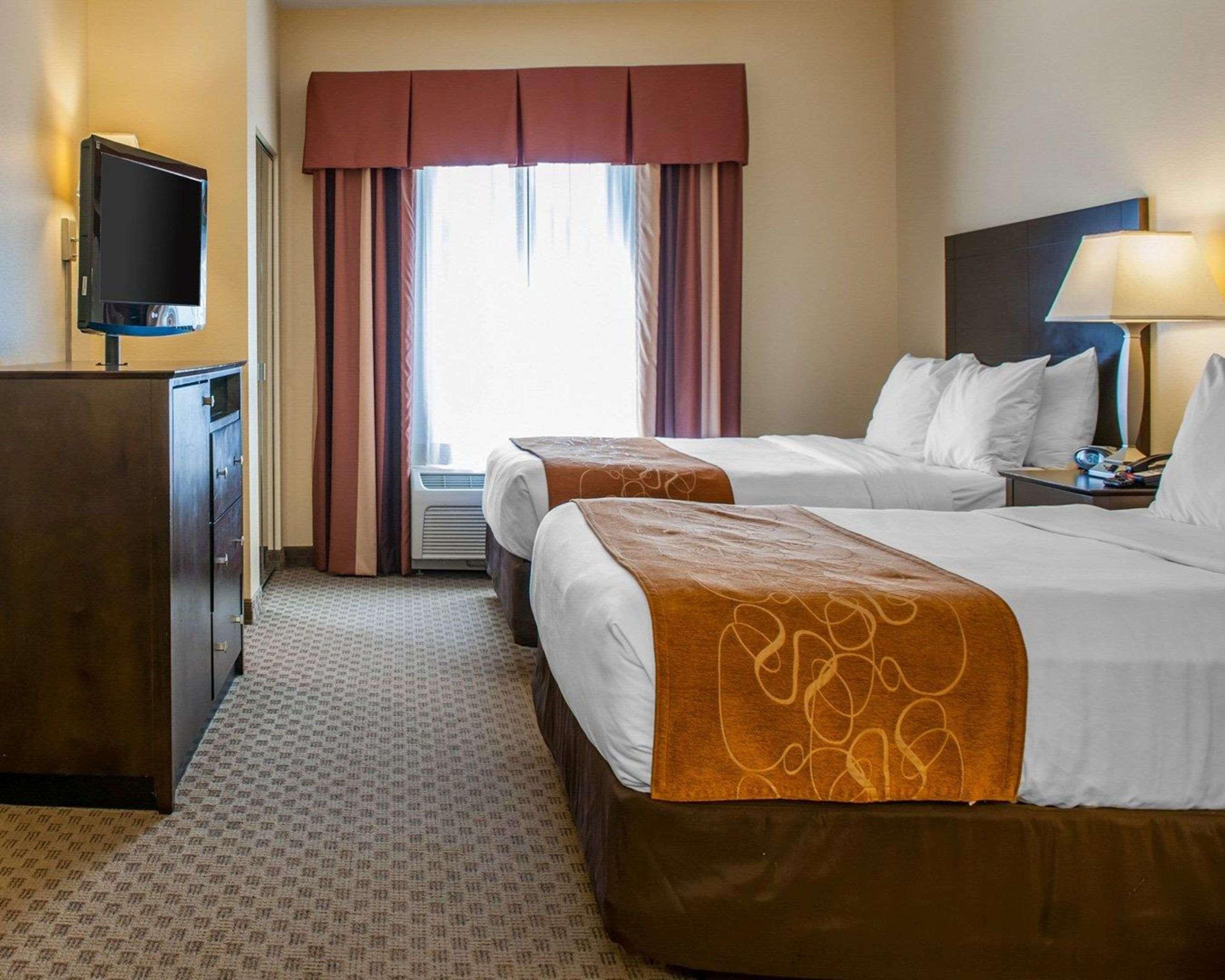 Comfort Suites Френч-Лик Экстерьер фото