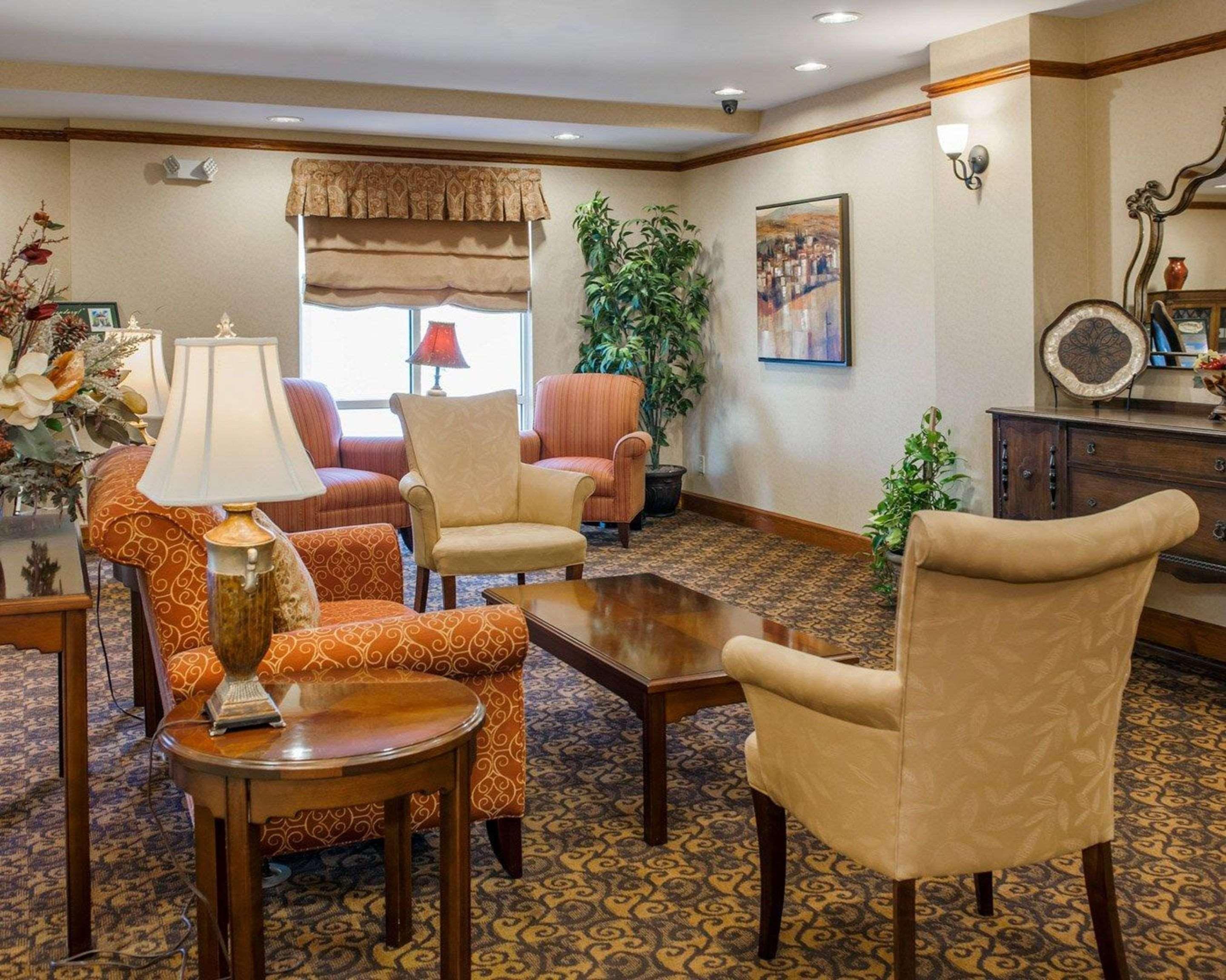 Comfort Suites Френч-Лик Экстерьер фото